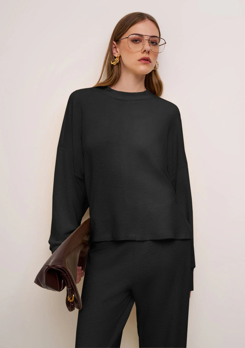 Blusa Iódice Solta Gola Alta Manga Longa Padrão Preto