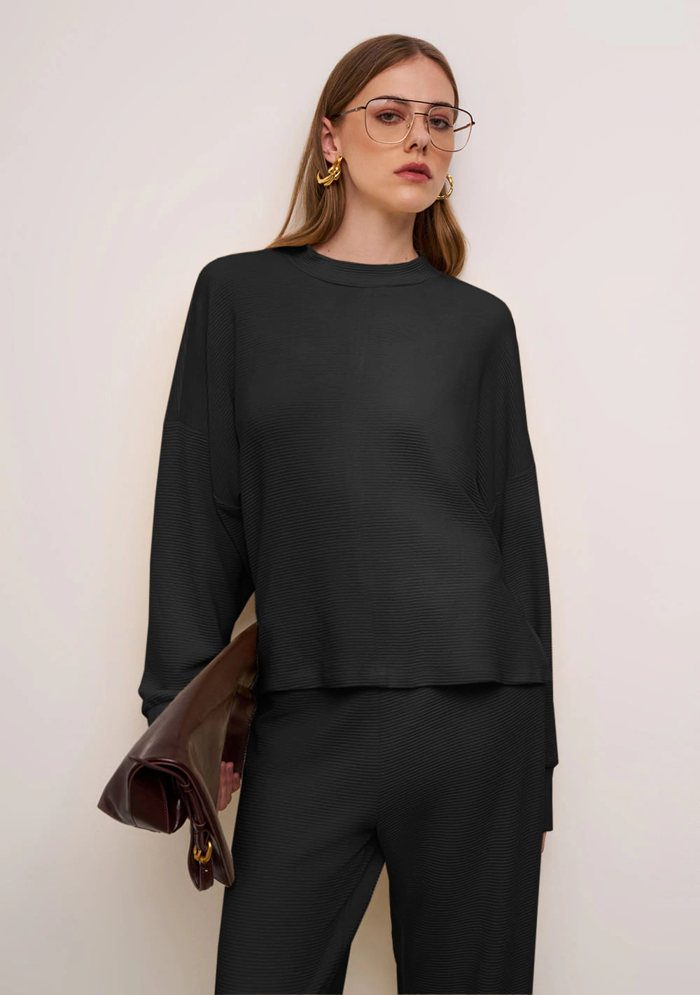 Blusa Iódice Solta Gola Alta Manga Longa Padrão Preto
