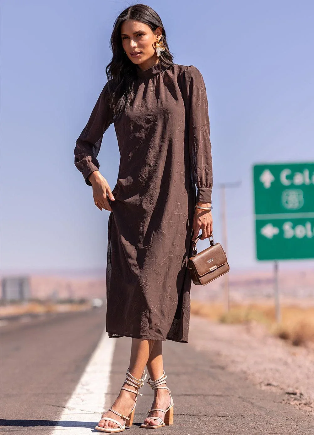 Quintess - Vestido Marrom Bordado em Chiffon