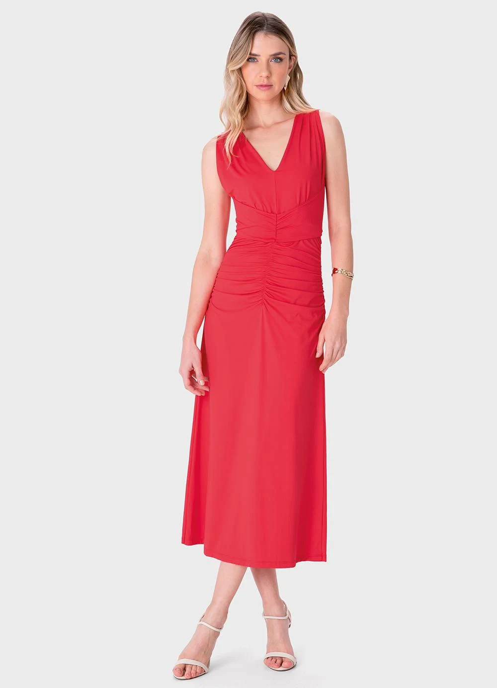Enfim - Vestido Mídi Evasê com Franzido Vermelho