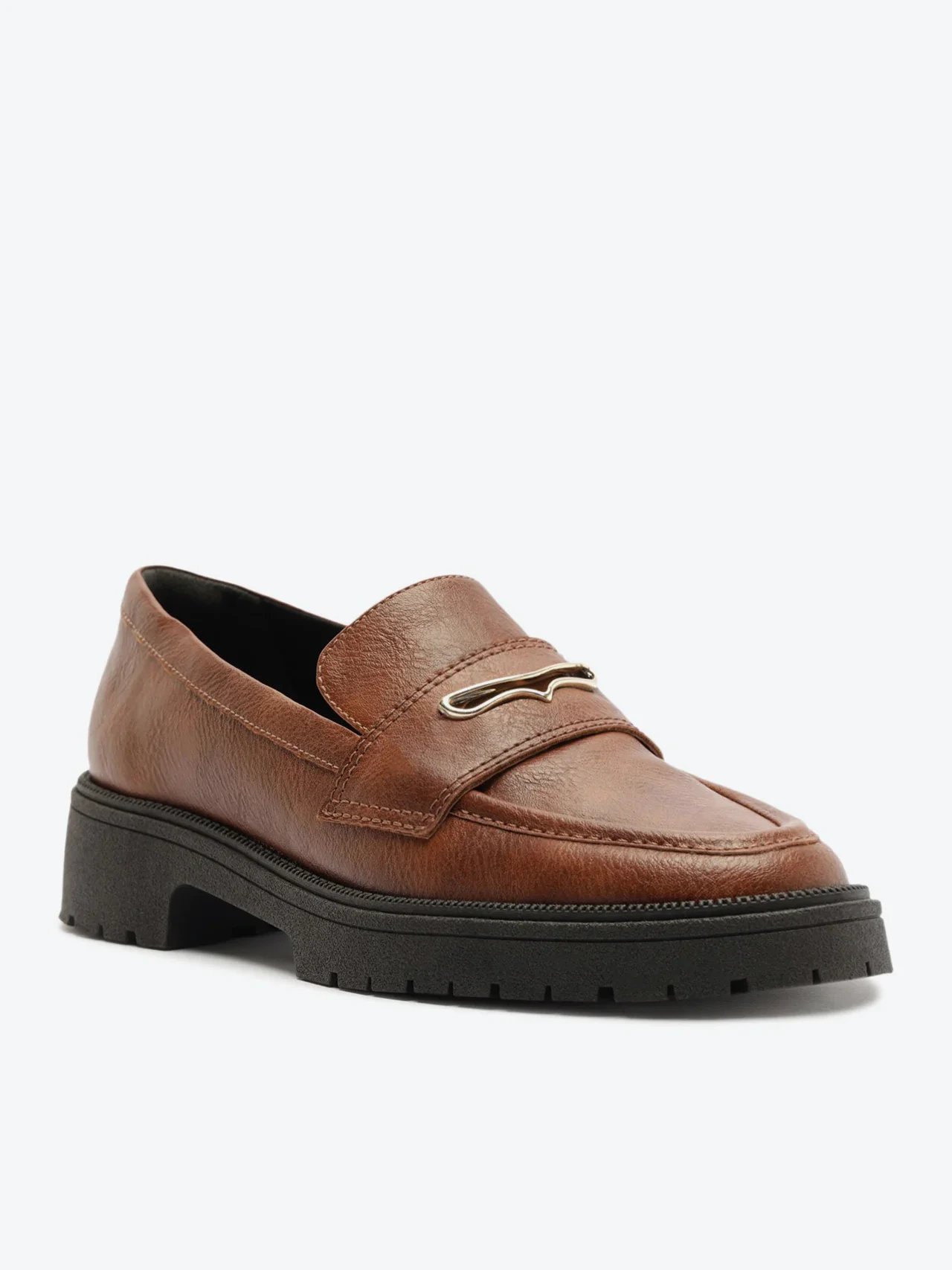 Mocassim Sola Tratorada Detalhe Metal Marrom