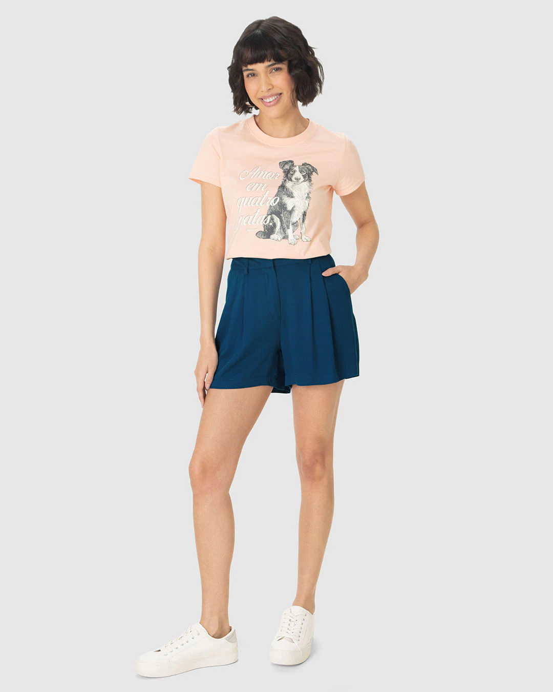 Shorts Alfaiataria Feminino Pregas Frontais Em Viscose Sarjada