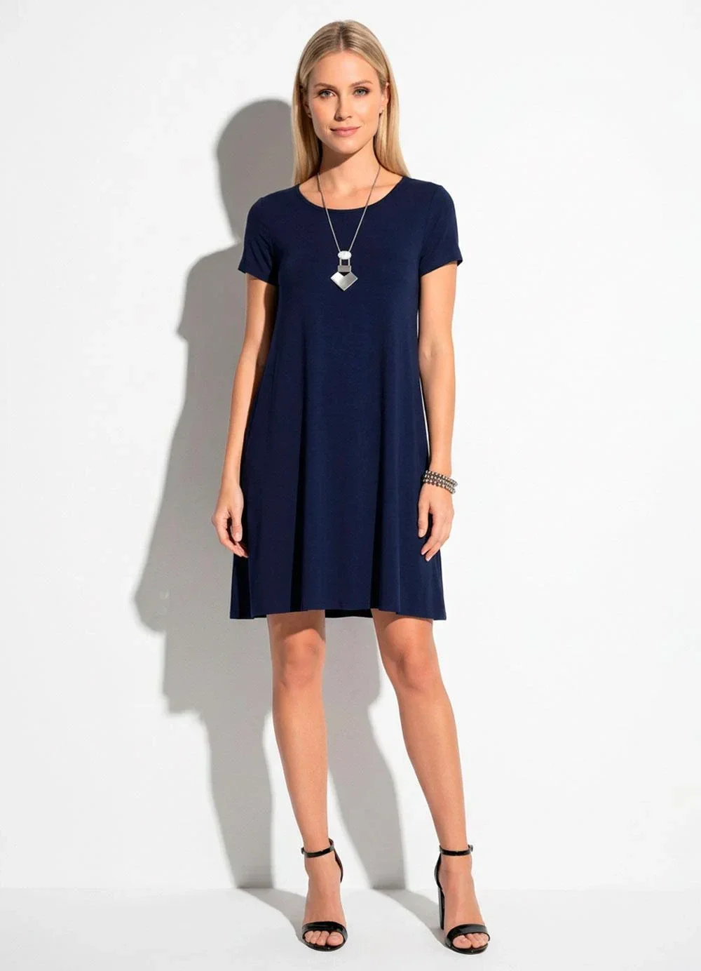 Quintess - Vestido Marinho com Bolsos e Mangas Curtas