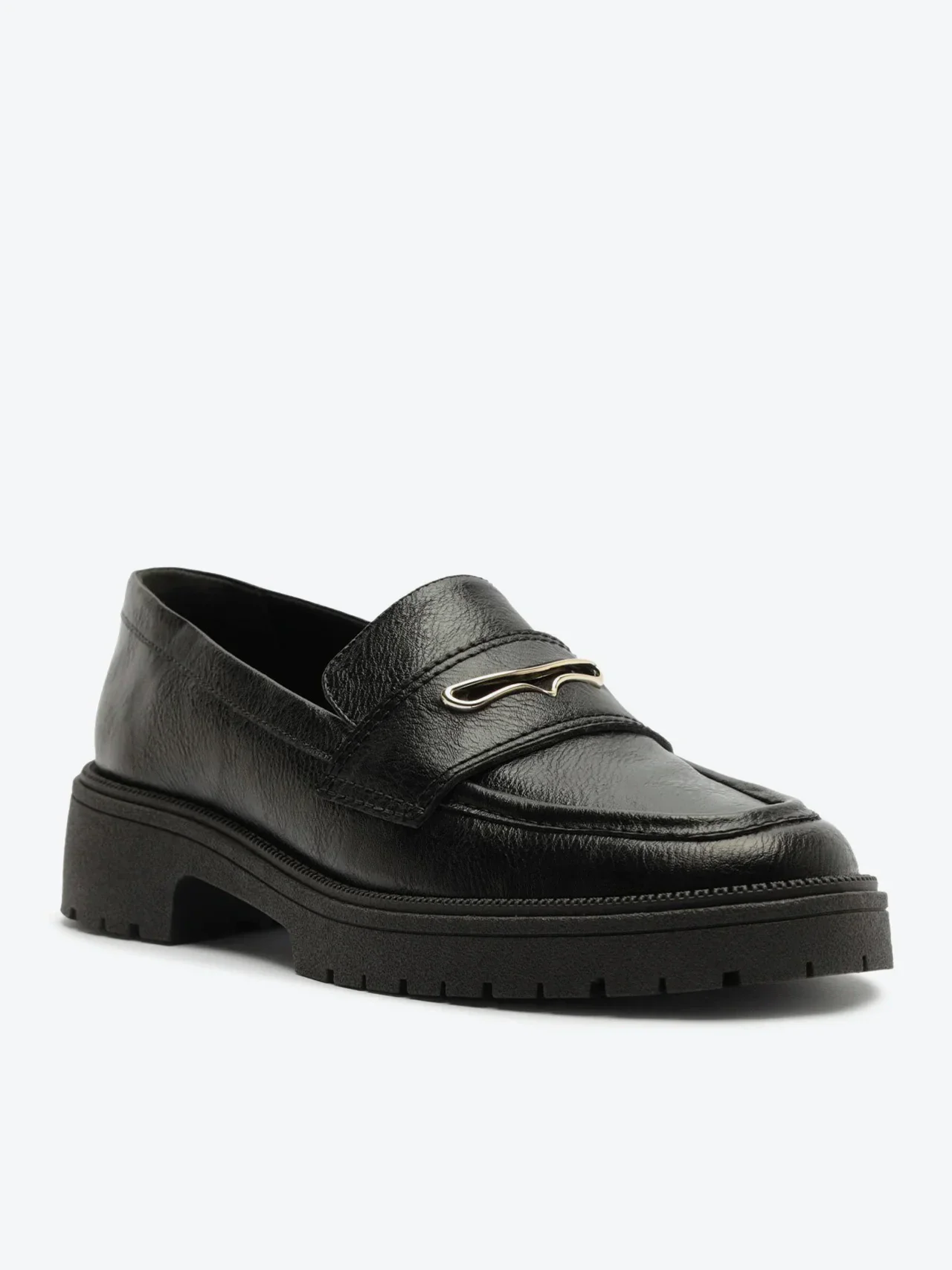 Mocassim Sola Tratorada Detalhe Metal Preto
