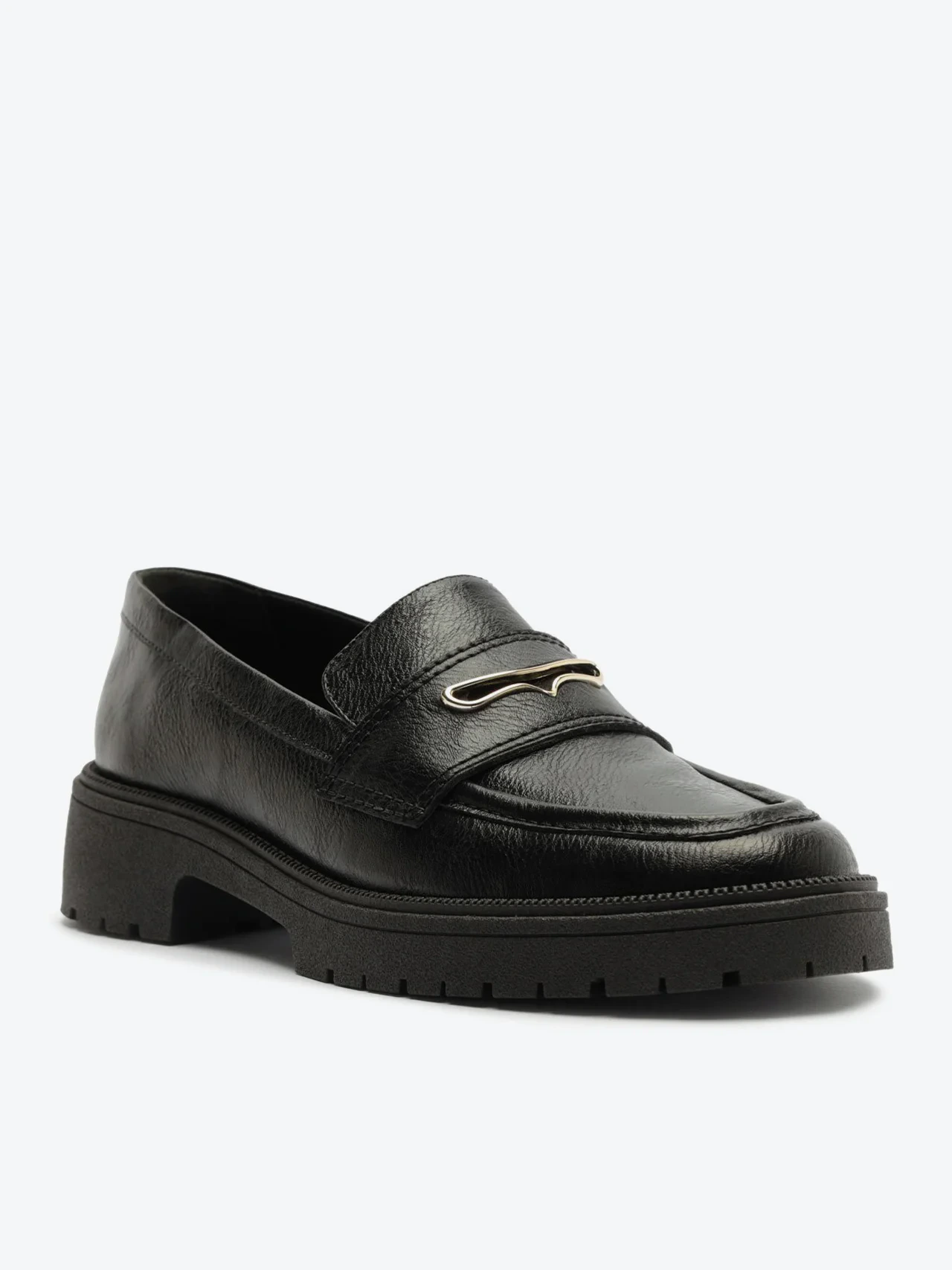 Mocassim Sola Tratorada Detalhe Metal Preto