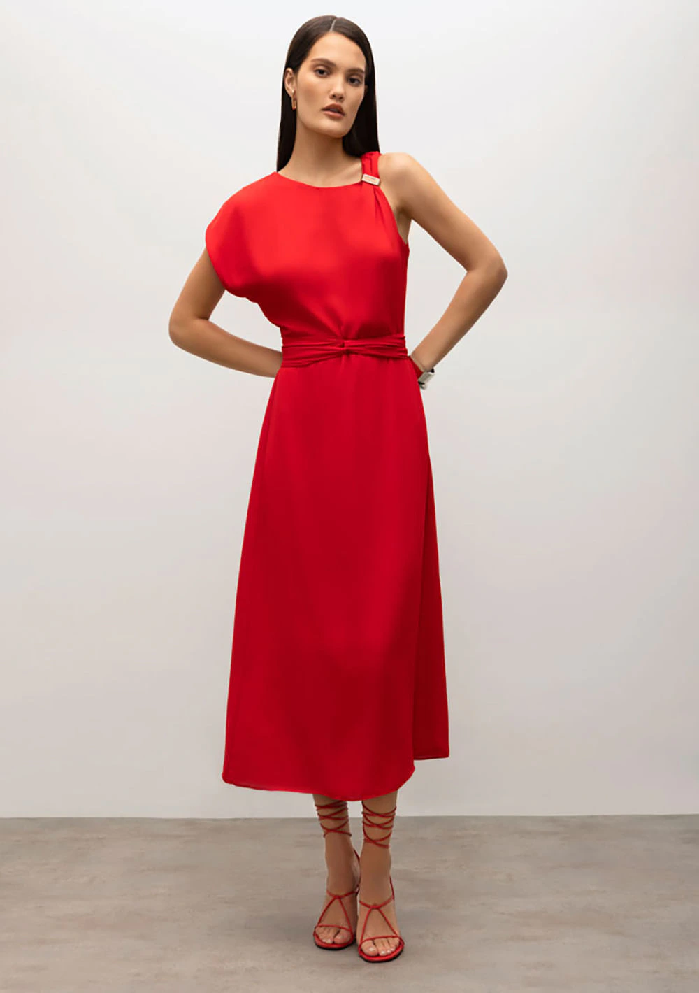 Vestido Iódice Longo Decote Assimétrico Detalhe Aviamentos Vermelho
