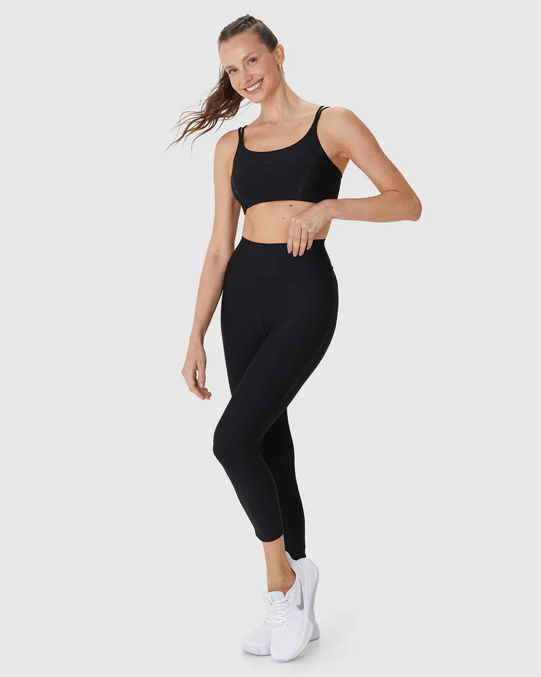 Calça Esportiva Feminina Capri Living On The Move Malha Dry E Proteção UV50+ Malwee Active