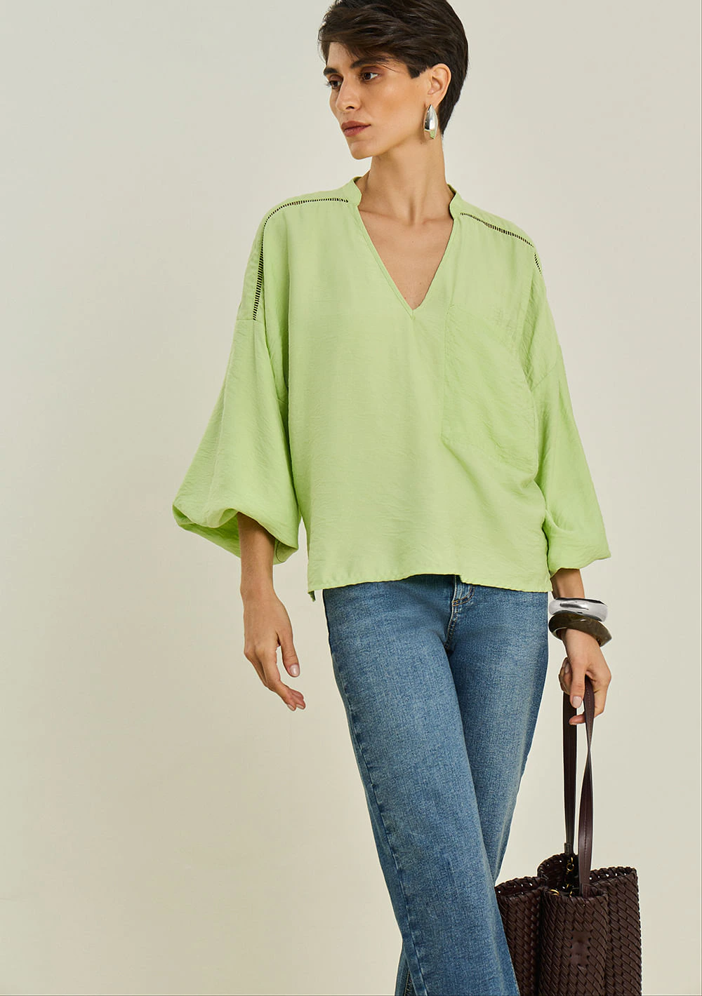 Blusa Maria.Valentina Solta Decote V Manga Longa Padrão Verde