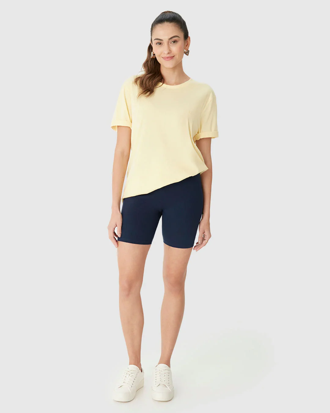 Shorts Básico Feminino Comfort Ajustado Em Algodão