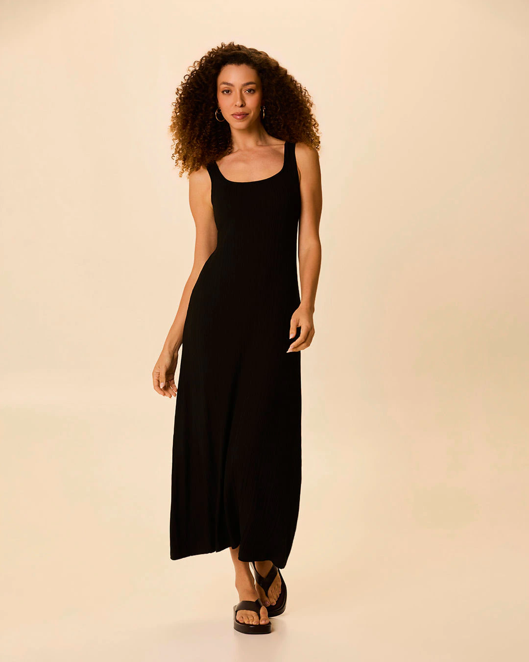 Vestido Longo Feminino Decote U Sem Manga Em Malha Viscose Canelada