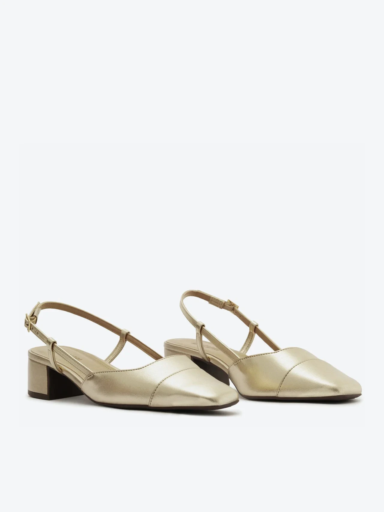 Scarpin Slingback Salto Bloco Ponta Dourada