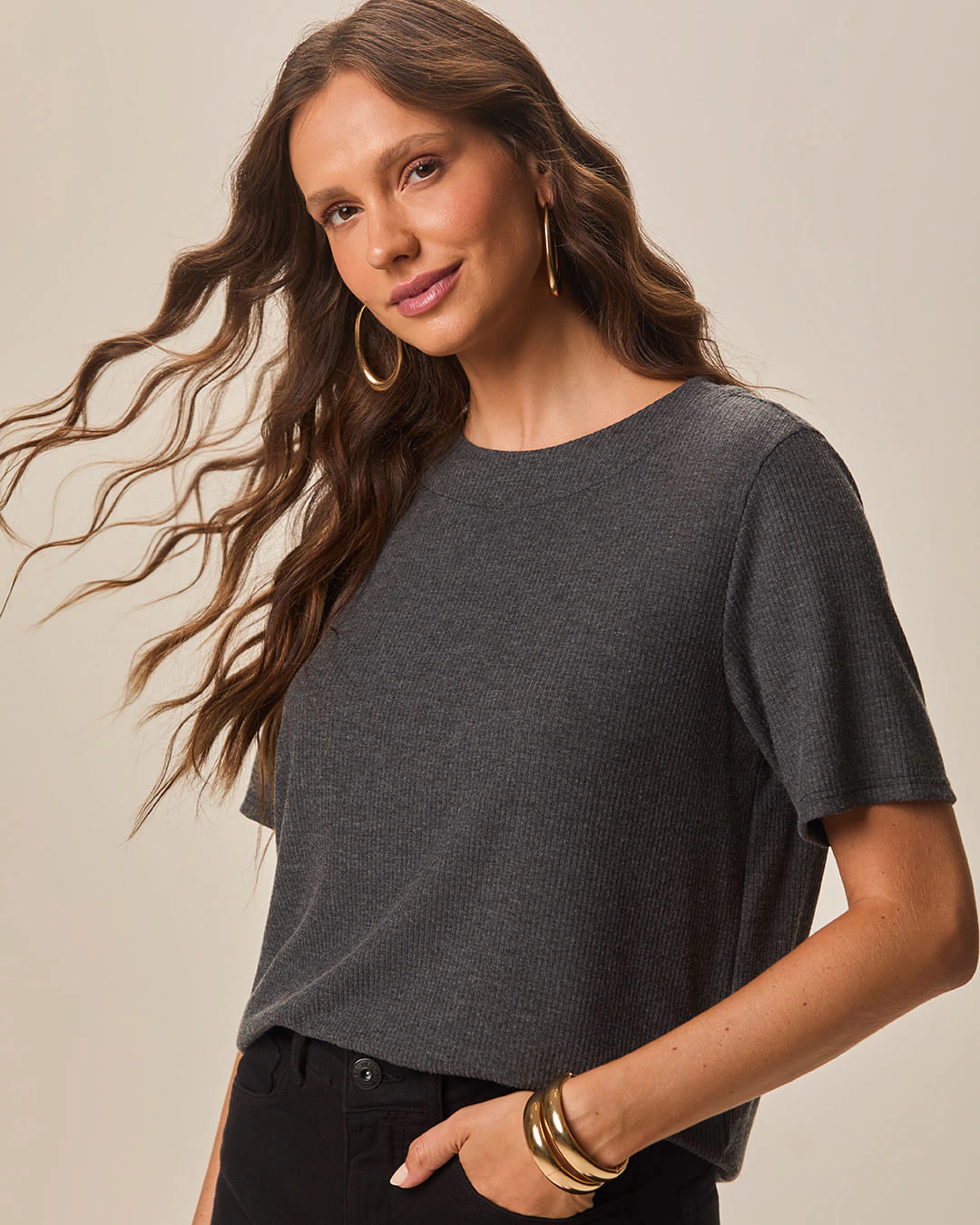 Blusa Ampla Feminina Manga Curta Em Malha Canelada Rajada