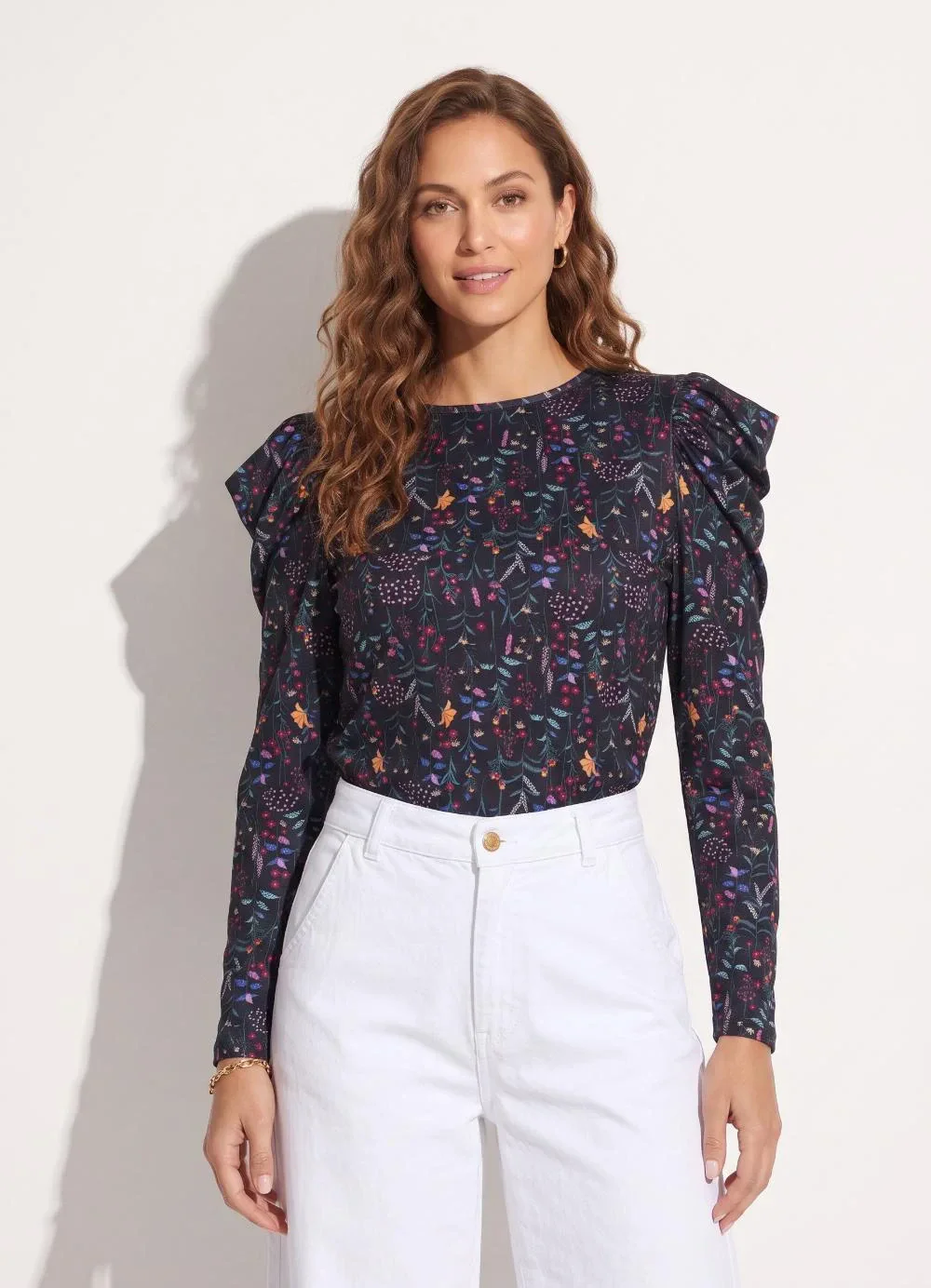 Quintess - Blusa Floral Preto com Mangas Bufantes