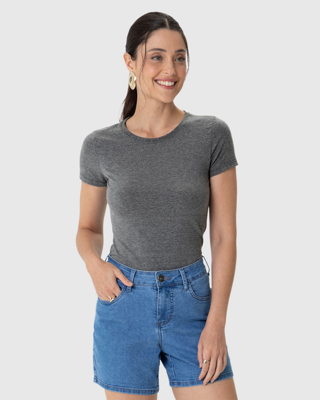 Camiseta Básica Feminina Slim Decote Redondo Em Algodão