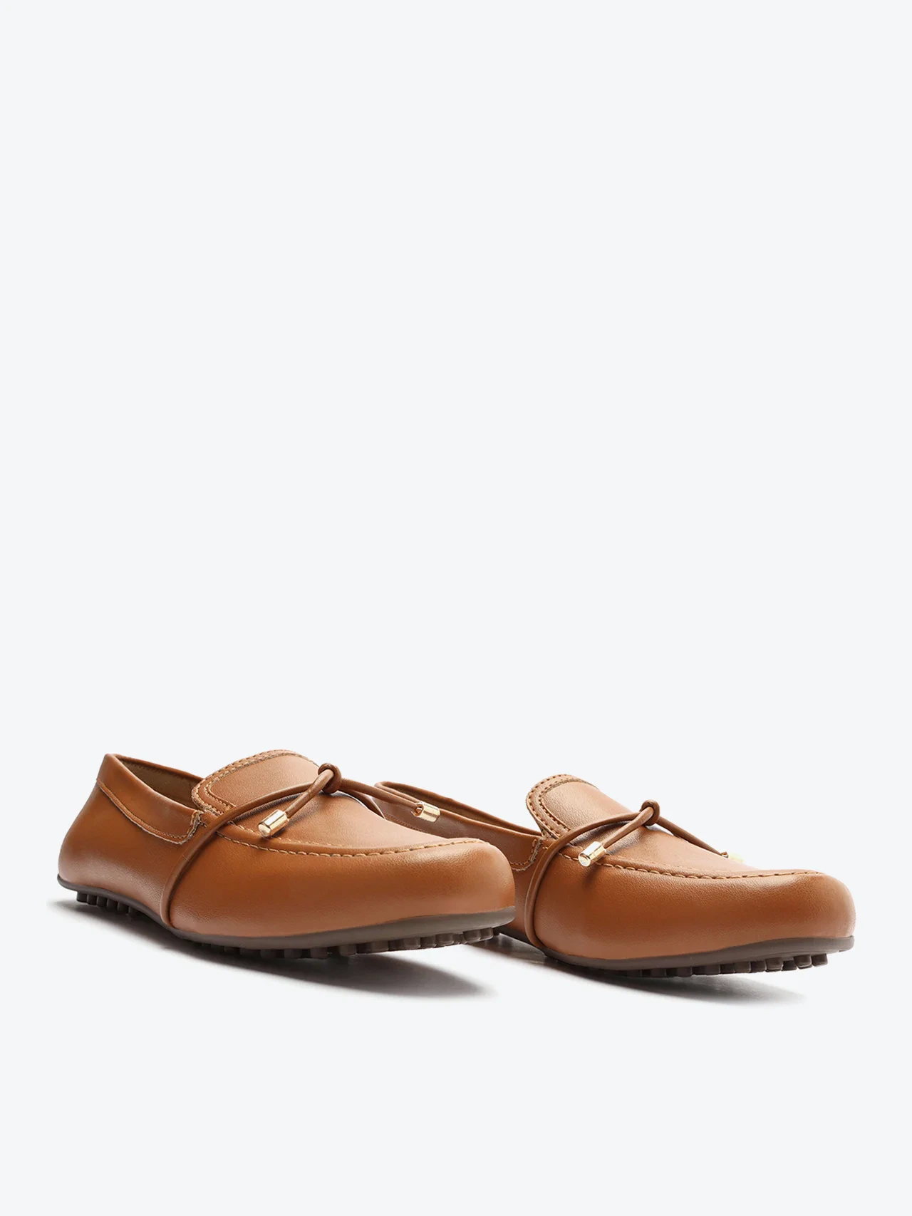 Mocassim Driver Laço Metalizado Marrom Caramelo