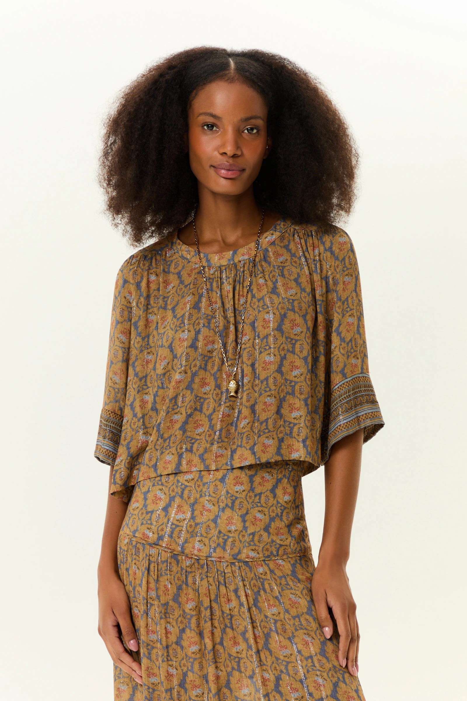 Blusa Manga Curta Estampa Leaf Denim