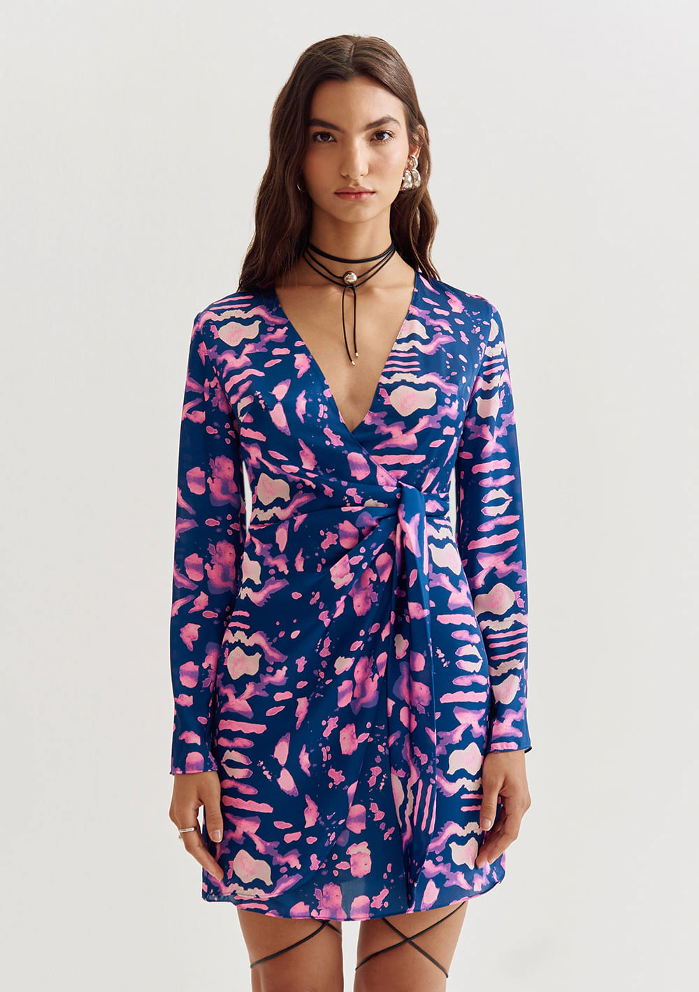 Vestido Lebôh Curto Decote V Transpasse Frente Roxo