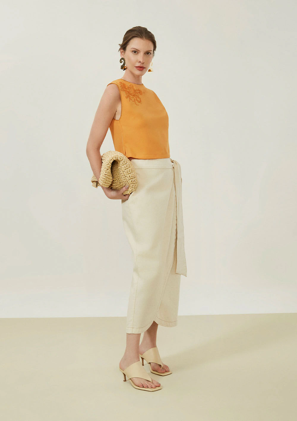 Blusa Maria.Valentina Solta Decote Careca Manga Curta Cropped Laranja