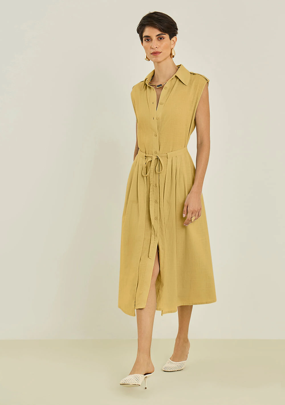 Vestido Maria.Valentina Ajustado Gola Clássica Sem Manga Midi Bege