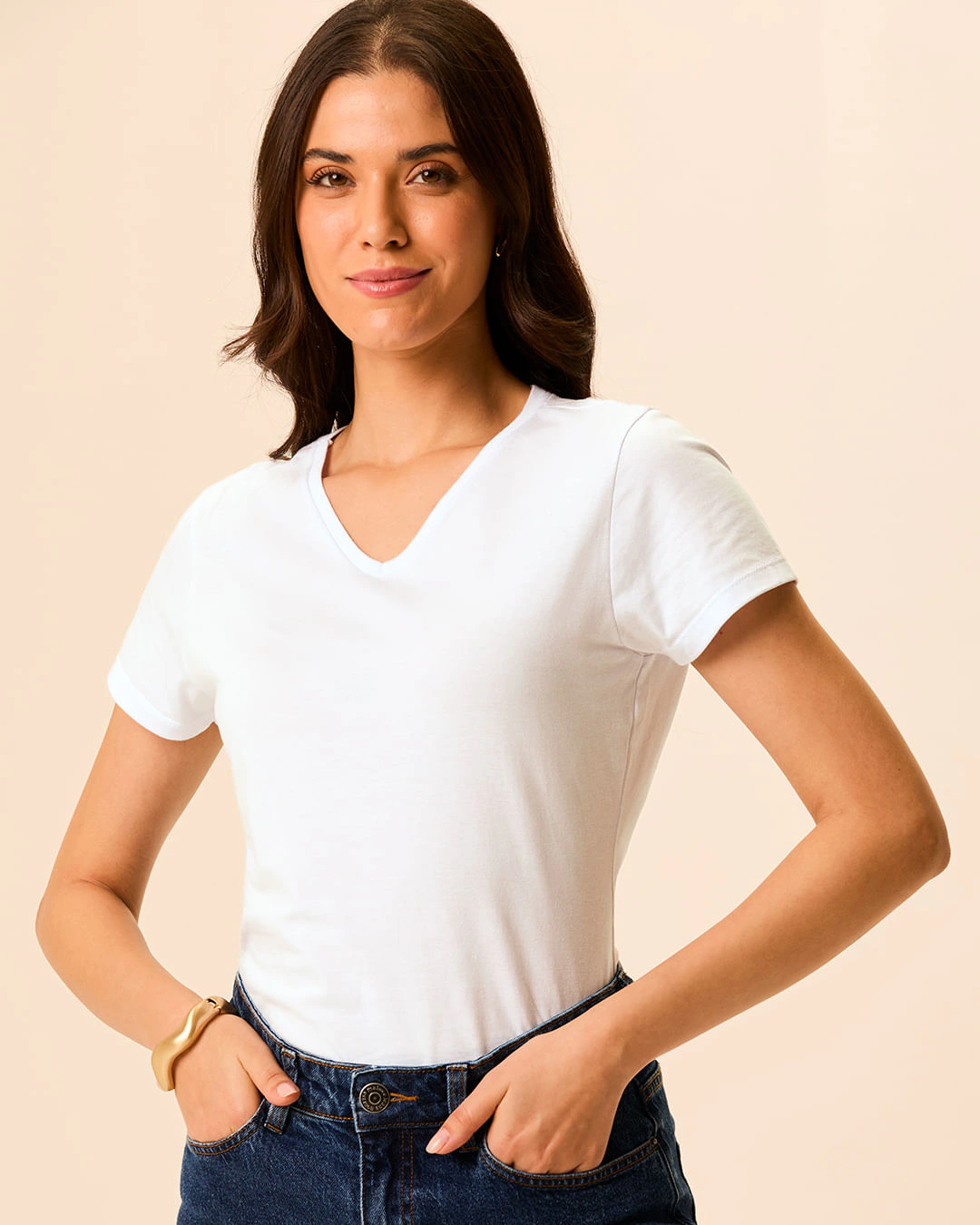 Camiseta Básica Feminina Slim Decote V Em Algodão