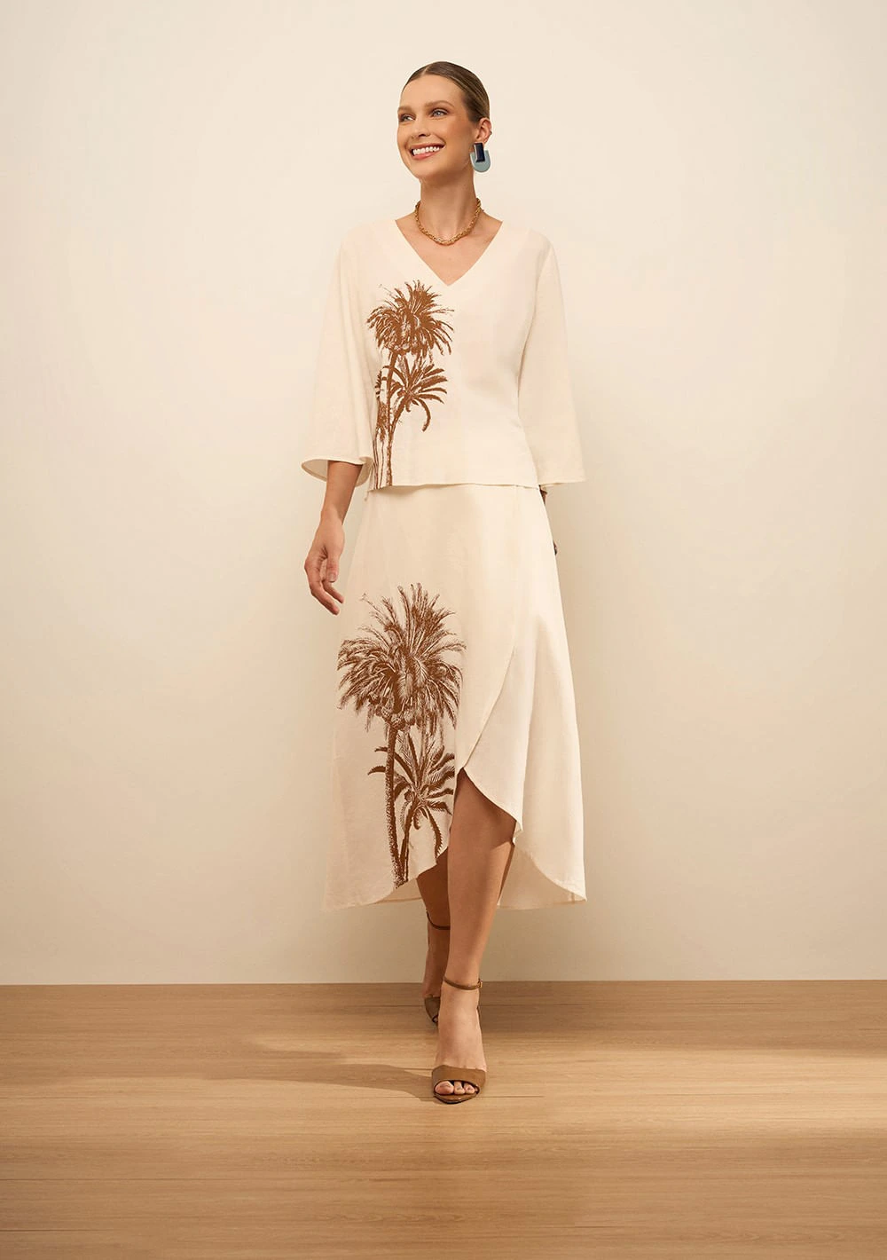 Blusa Maria.Valentina Solta Decote V Manga 3 Quartos Padrão Off White