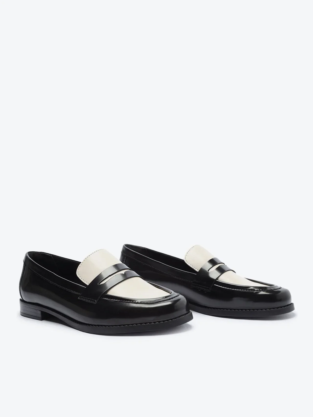Mocassim Gardena Preto e Branco