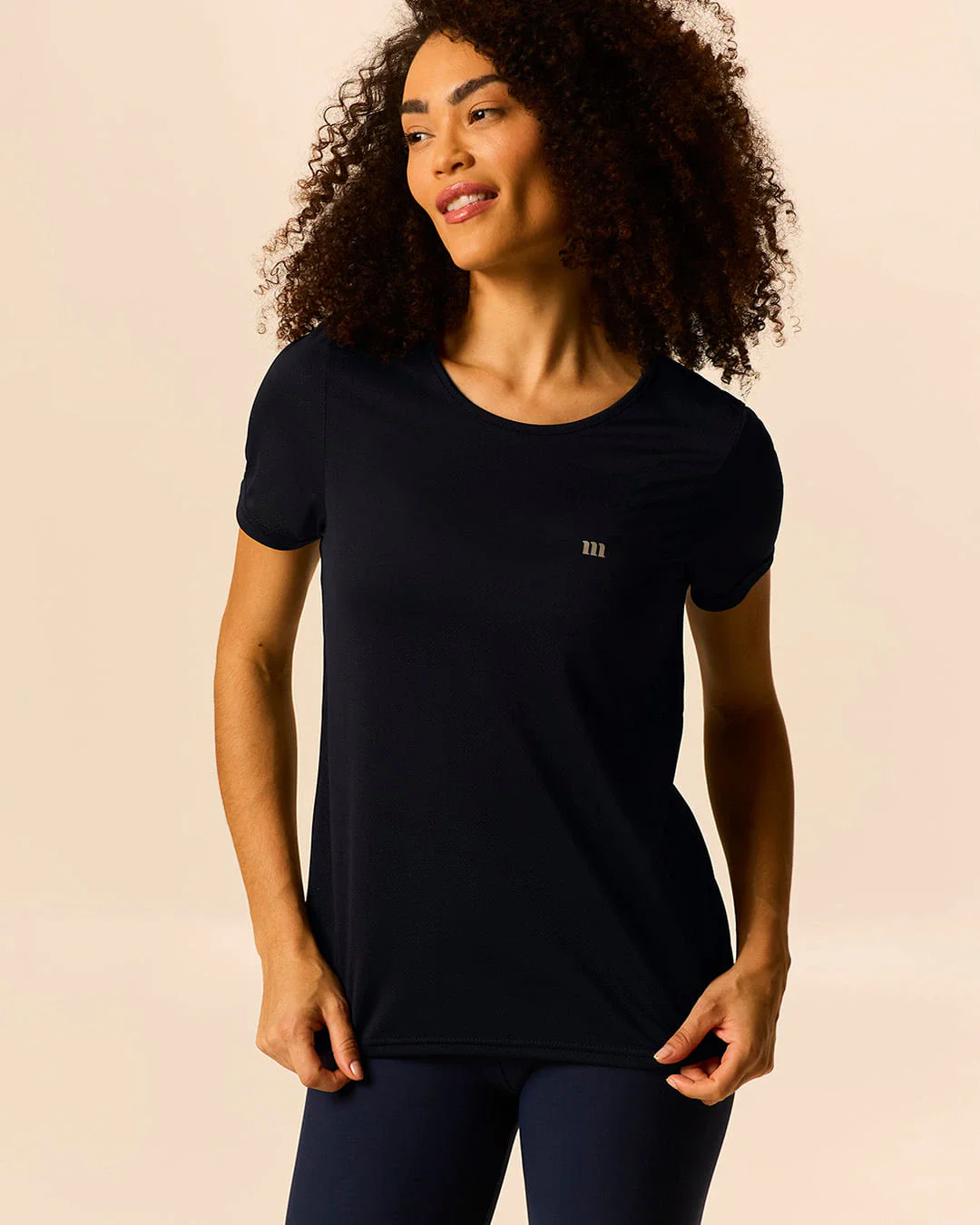Blusa Esportiva Básica Feminina Decote Redondo Manga Curta Em Malha Dry Malwee Active