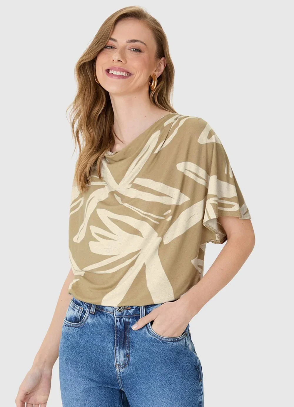 Malwee - Blusa Ampla Folhagem em Viscolinho Areia
