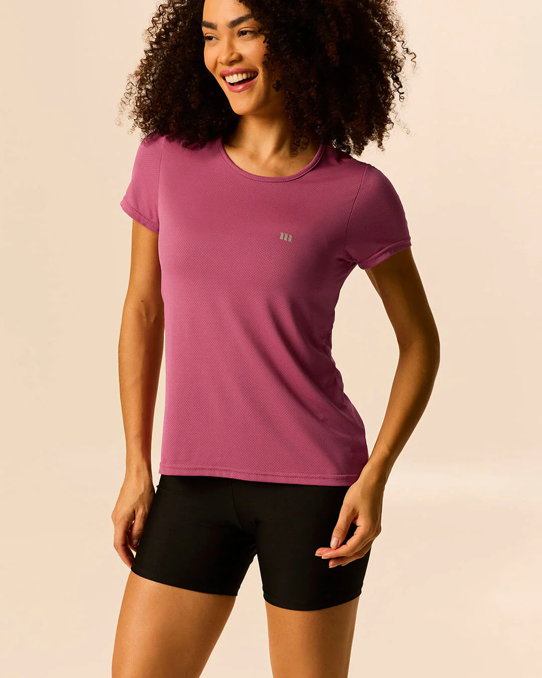 Blusa Esportiva Básica Feminina Decote Redondo Manga Curta Em Malha Dry Malwee Active