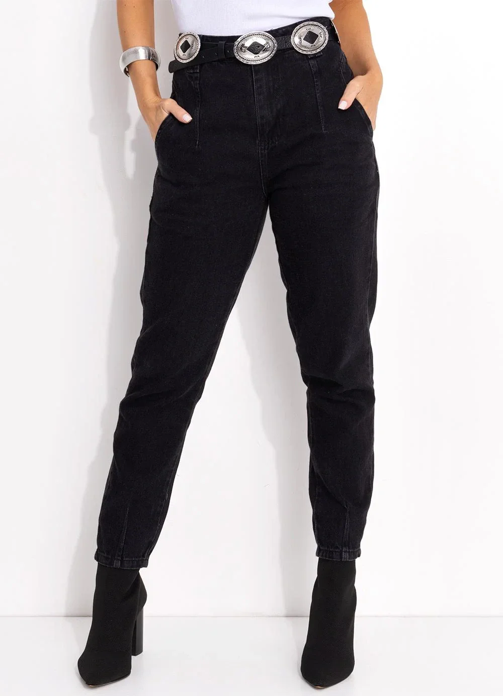 Sawary Jeans - Calça Preta Sawary Mom Jeans com Bolsos