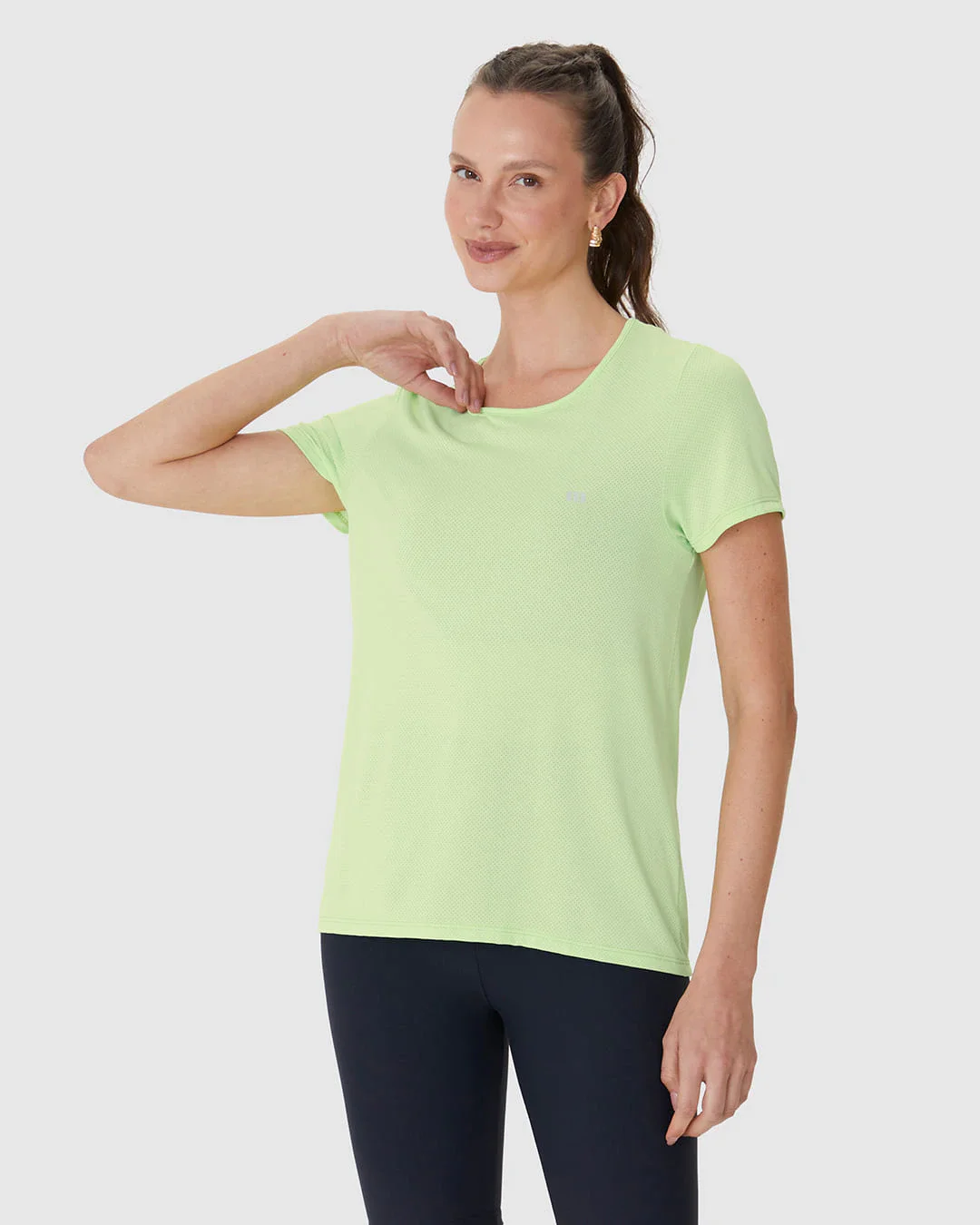 Blusa Esportiva Básica Feminina Decote Redondo Manga Curta Em Malha Dry Malwee Active