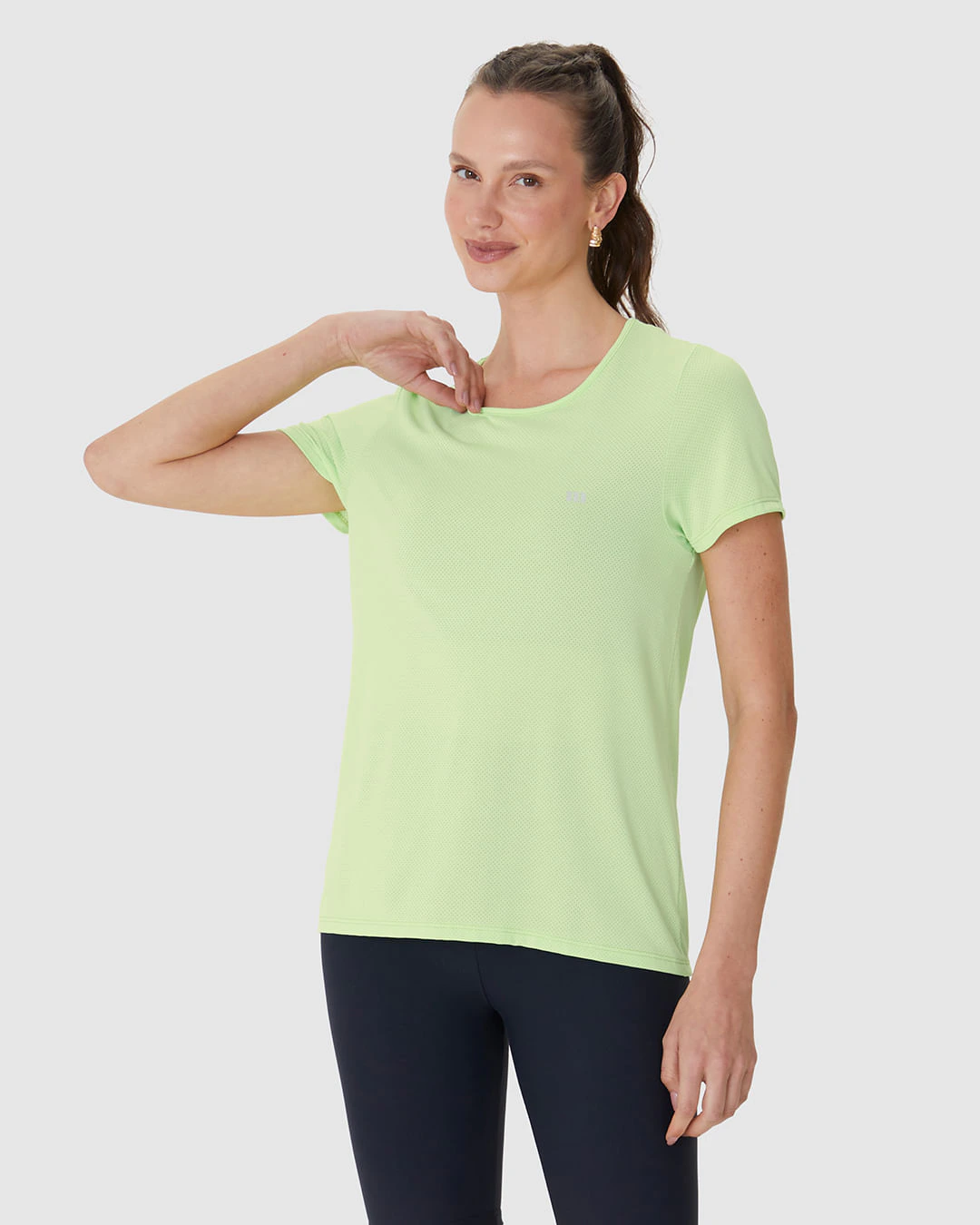 Blusa Esportiva Básica Feminina Decote Redondo Manga Curta Em Malha Dry Malwee Active
