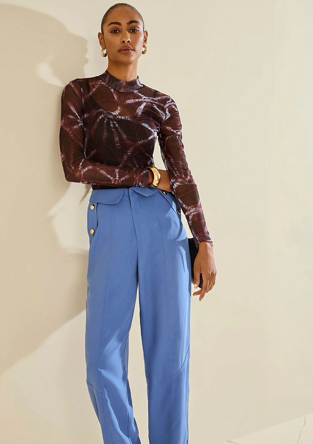 Blusa Morena Rosa Ajustada Gola Alta Manga Longa Padrão Bordo