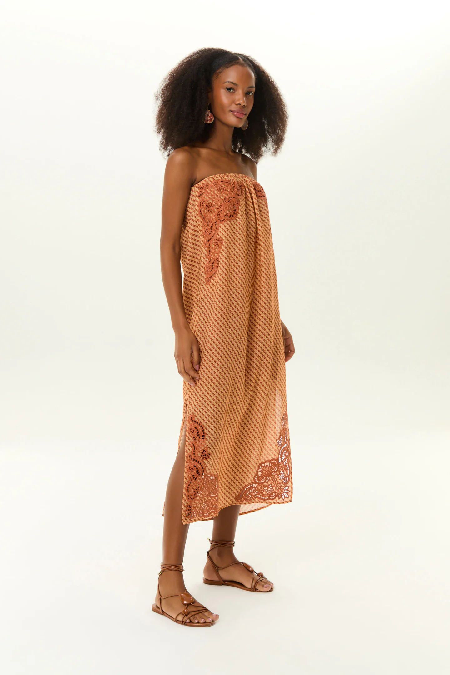 Vestido Midi Estampa Line Bordado