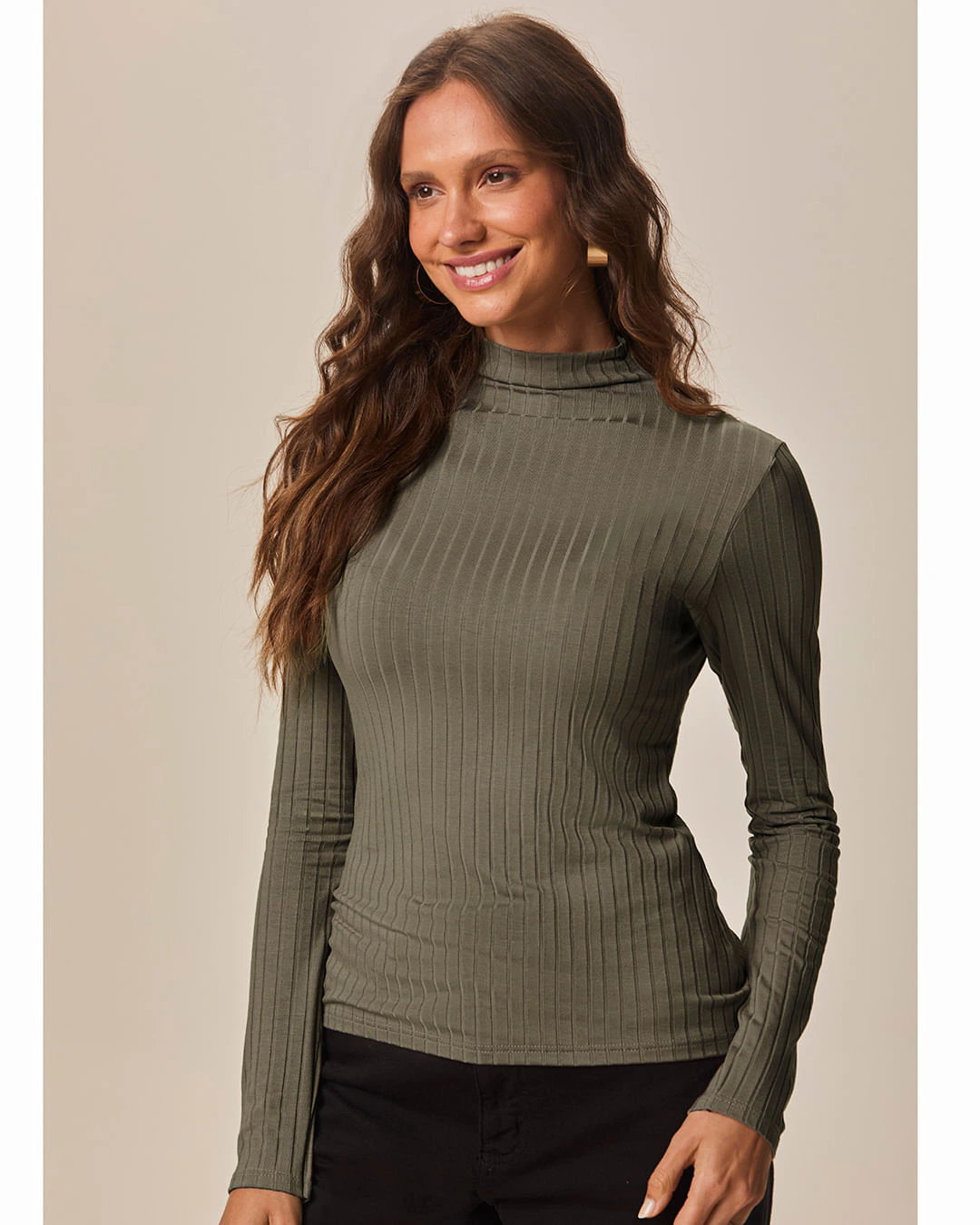 Blusa Básica Feminina Gola Alta Em Malha Canelada De Viscose