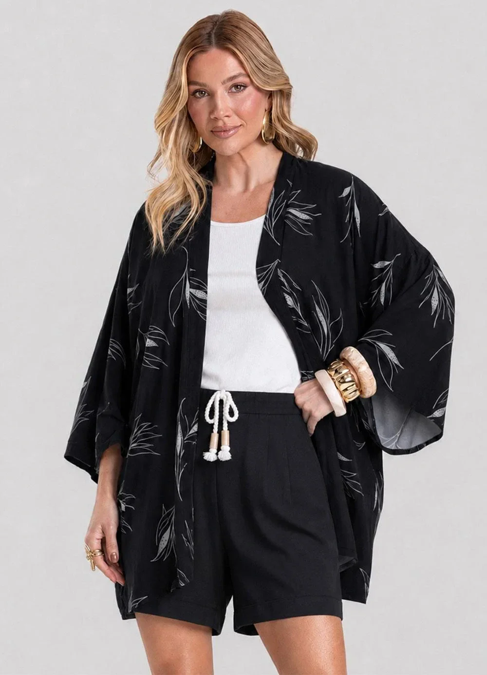 Dianna - Kimono Feminino em Tecido Estampado Preto