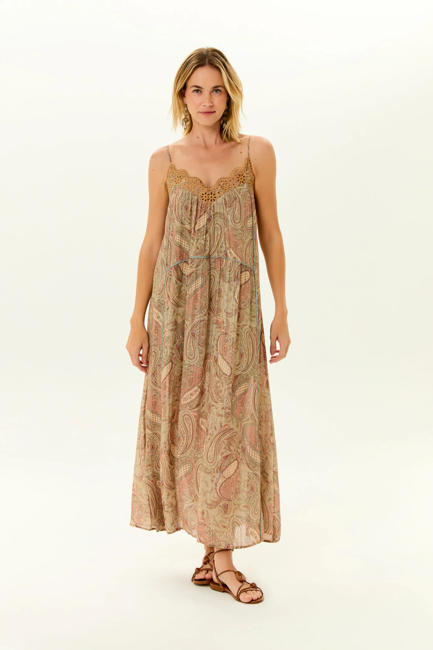 Vestido Midi Bordado Estampa Folk