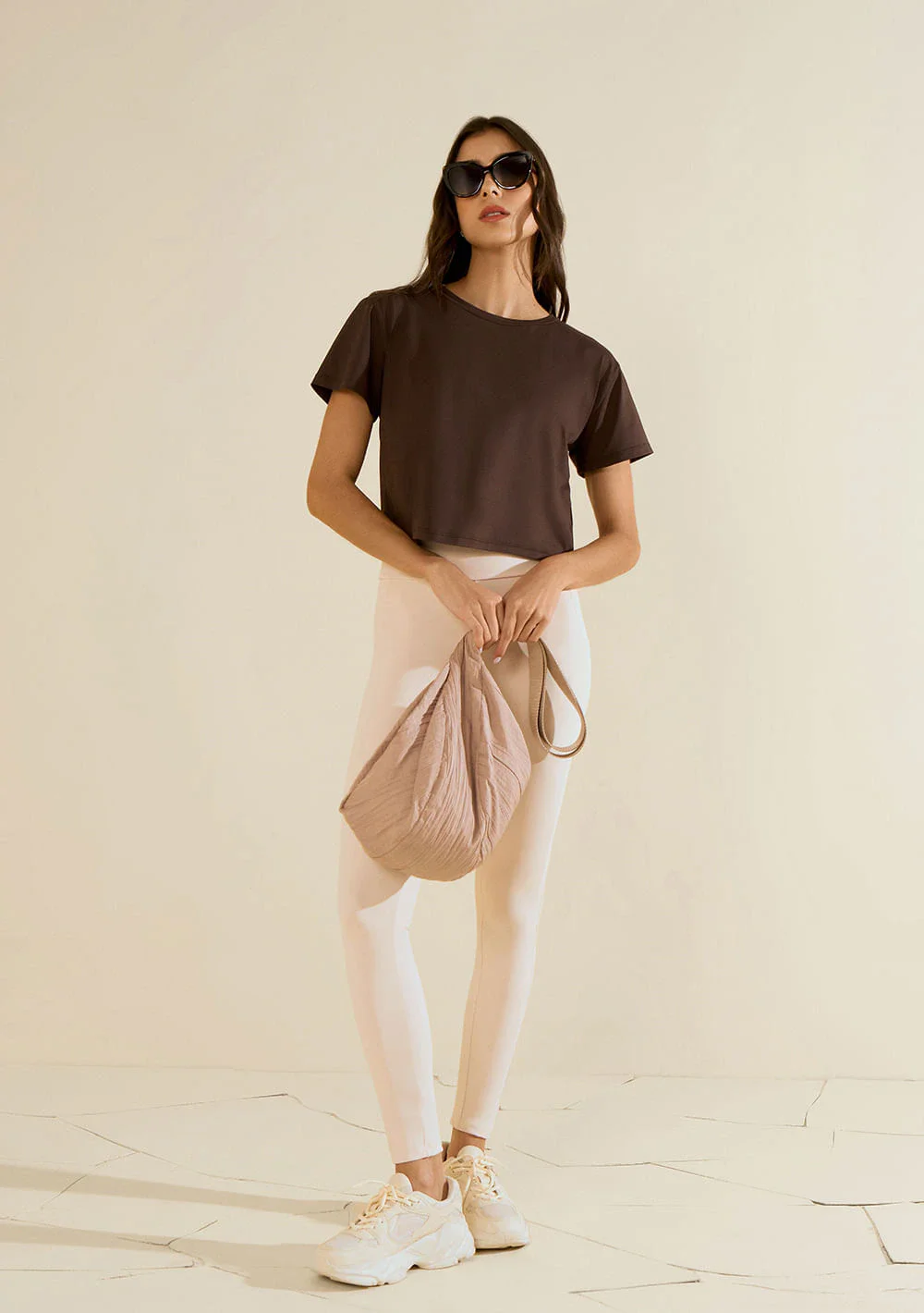 Blusa Morena Rosa Solta Decote Careca Manga Curta Padrão Marrom