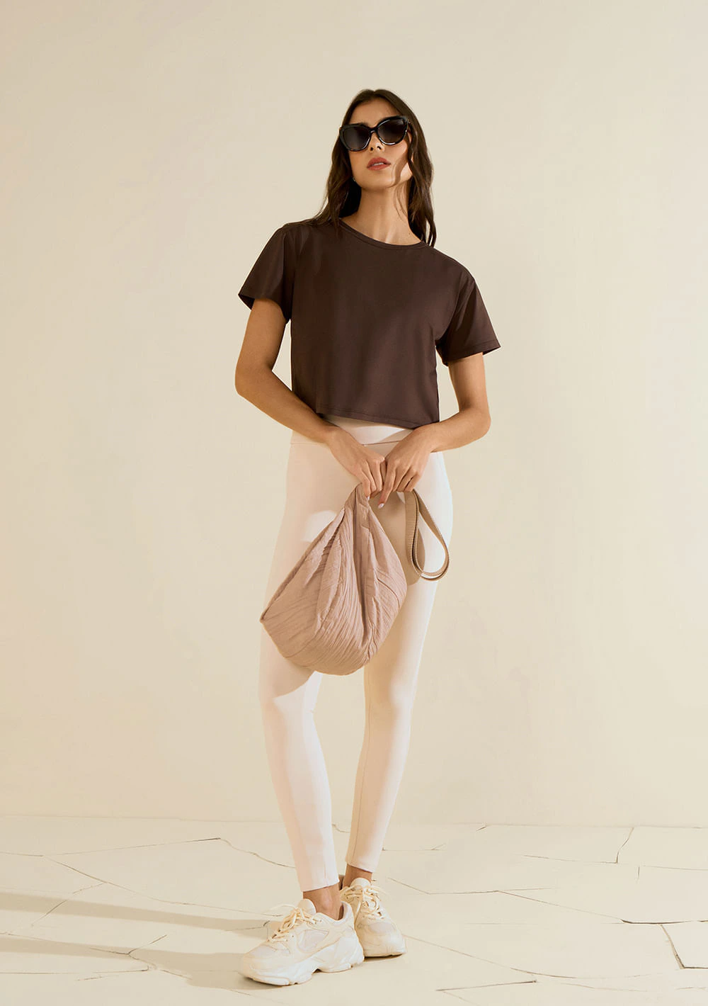 Blusa Morena Rosa Solta Decote Careca Manga Curta Padrão Marrom