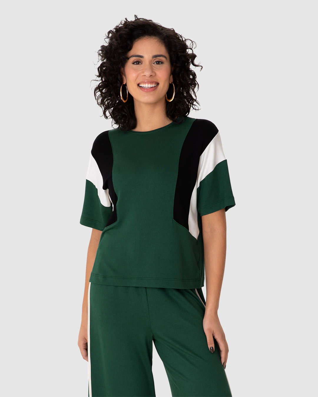 Blusa Ampla Feminina Com Recortes Contrastantes Em Moletinho De Viscose