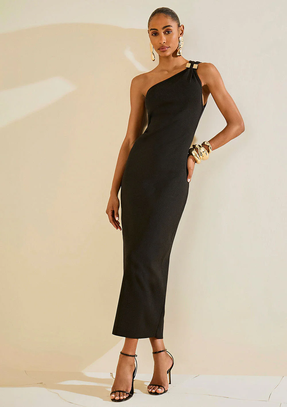Vestido Morena Rosa Ajustado Um Ombro Só Sem Manga Midi Preto
