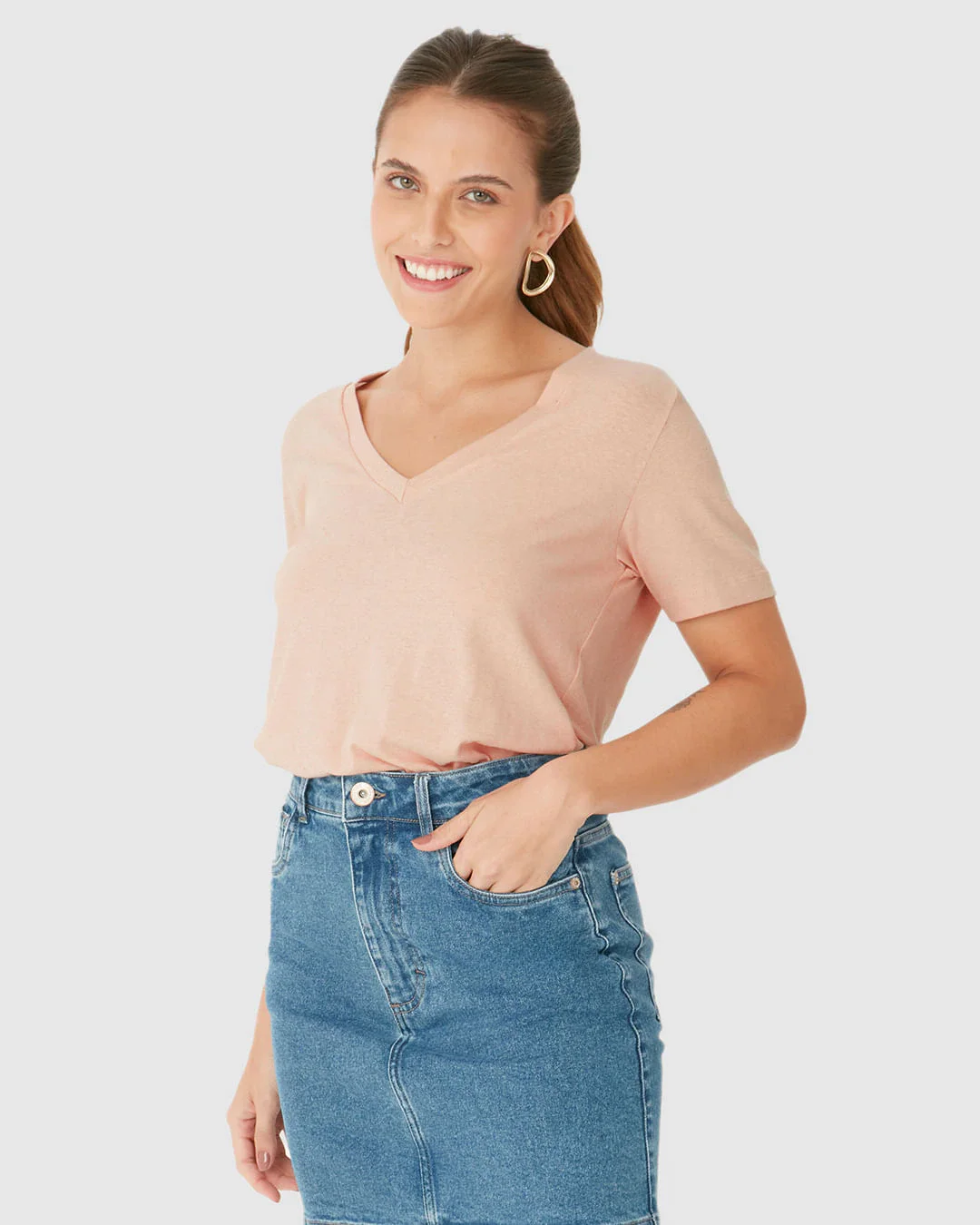 Blusa Básica Feminina Decote V Manga Curta Em Malha Linho