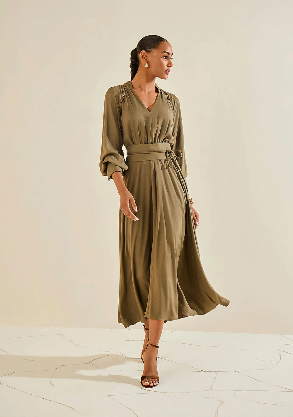 Vestido Morena Rosa Solto Decote V Manga Longa Midi Verde