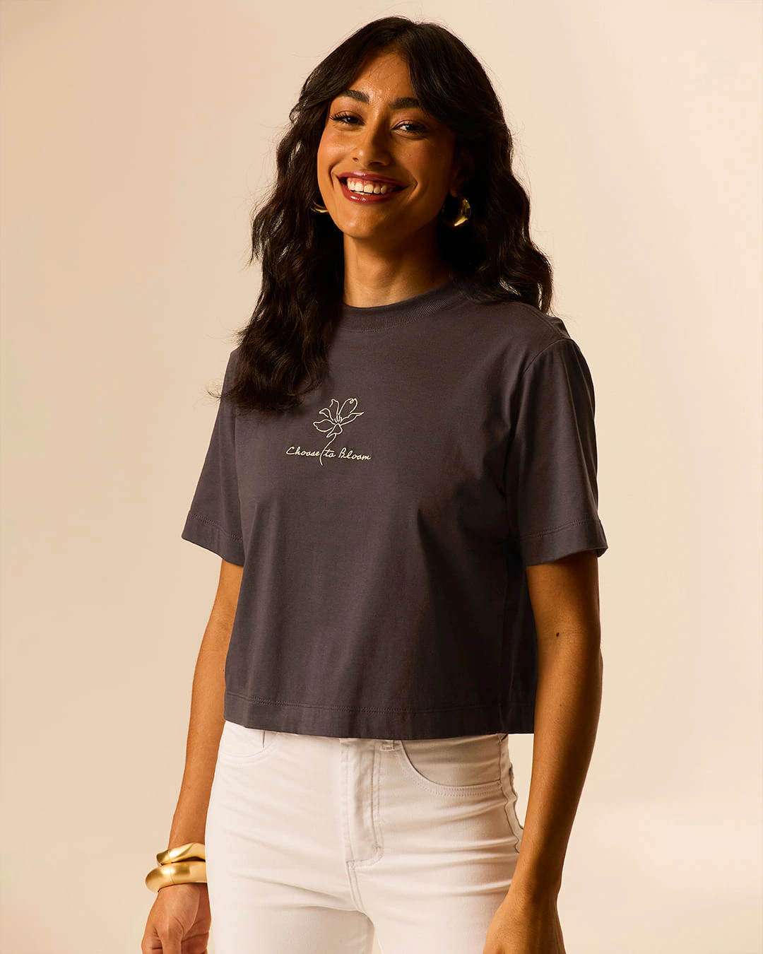 Camiseta Feminina Box Estampa Bordada Choose To Bloom Em Algodão