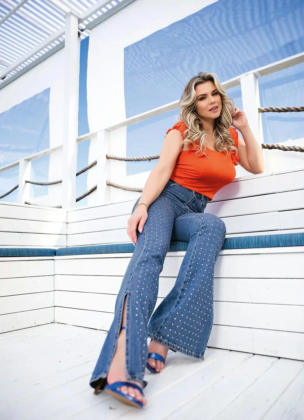 Sawary Jeans - Calça Jeans Wide Leg com Brilho e Fendas Sawary