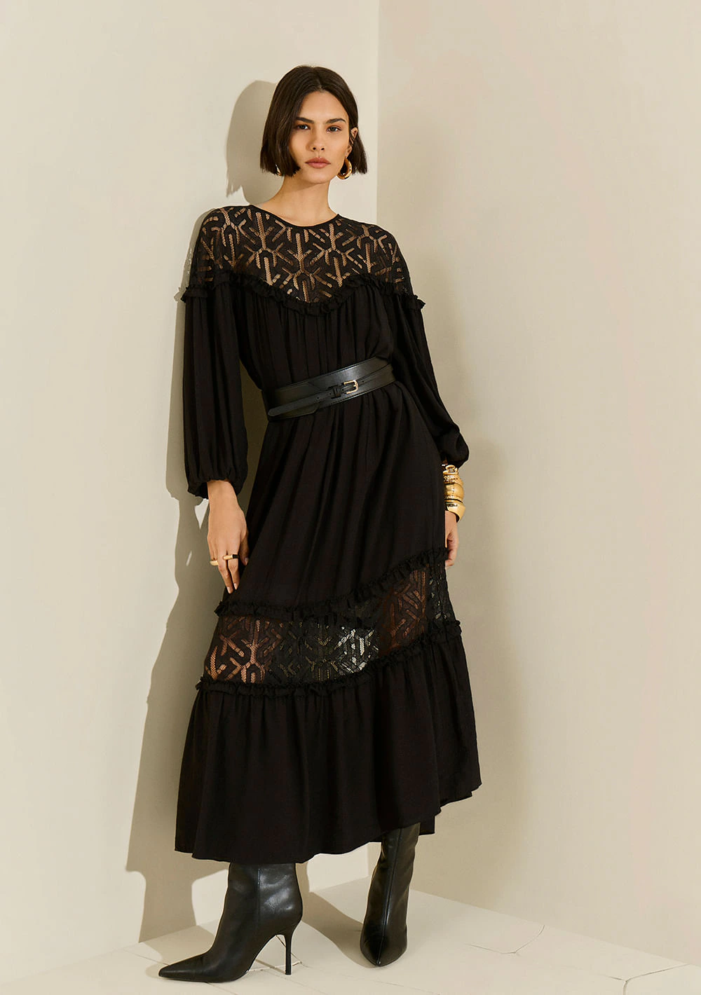 Vestido Morena Rosa Solto Decote Careca Manga Longa Midi Preto