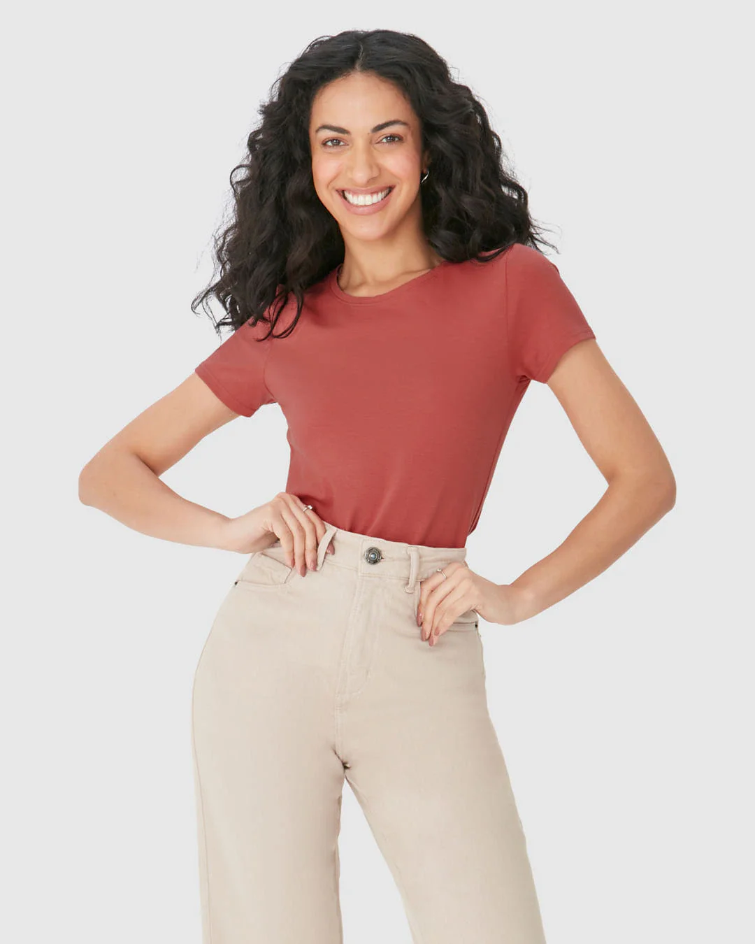 Camiseta Básica Feminina Slim Decote Redondo Em Algodão