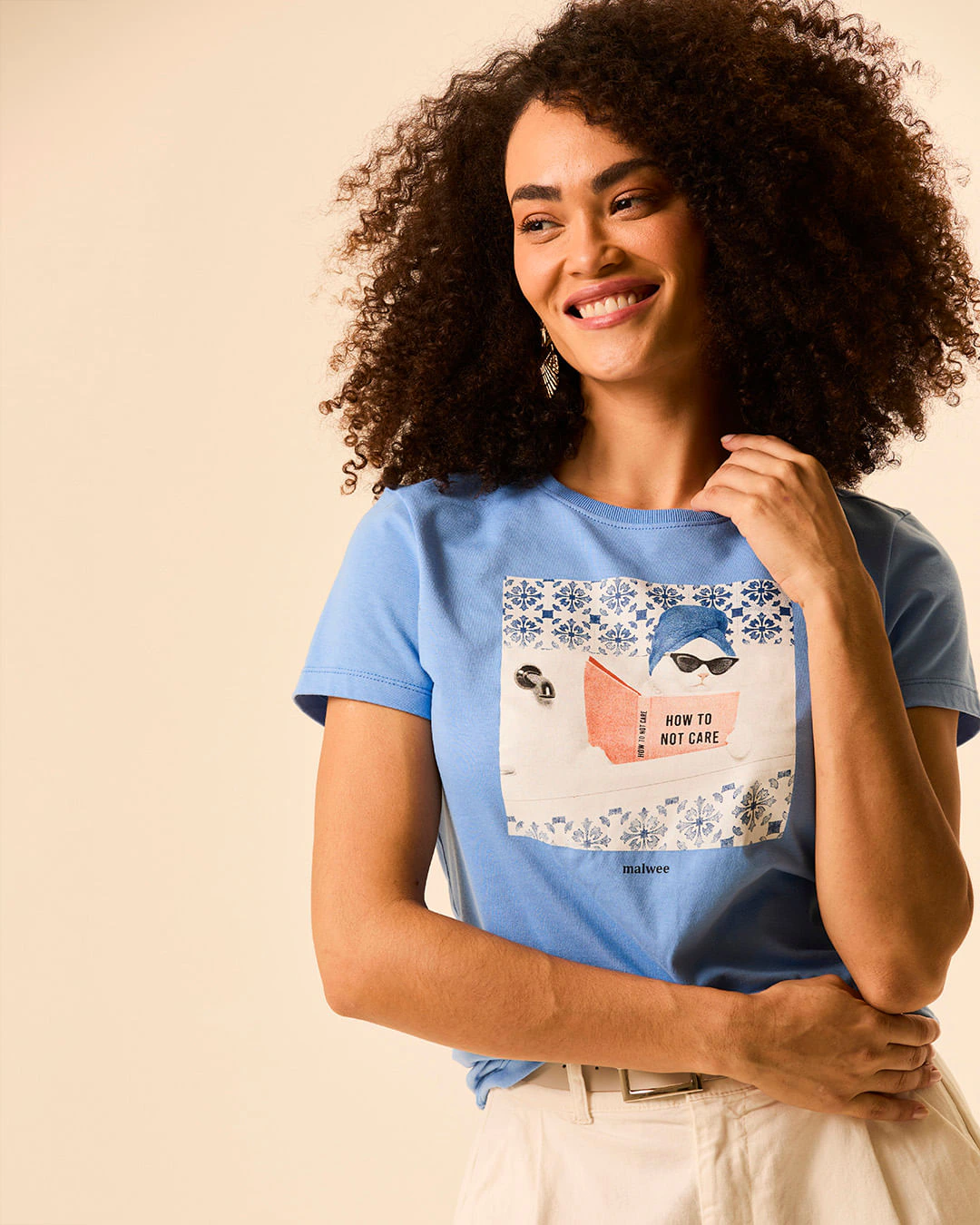 Camiseta Feminina Slim Estampa Frontal Colecionável 100% Algodão