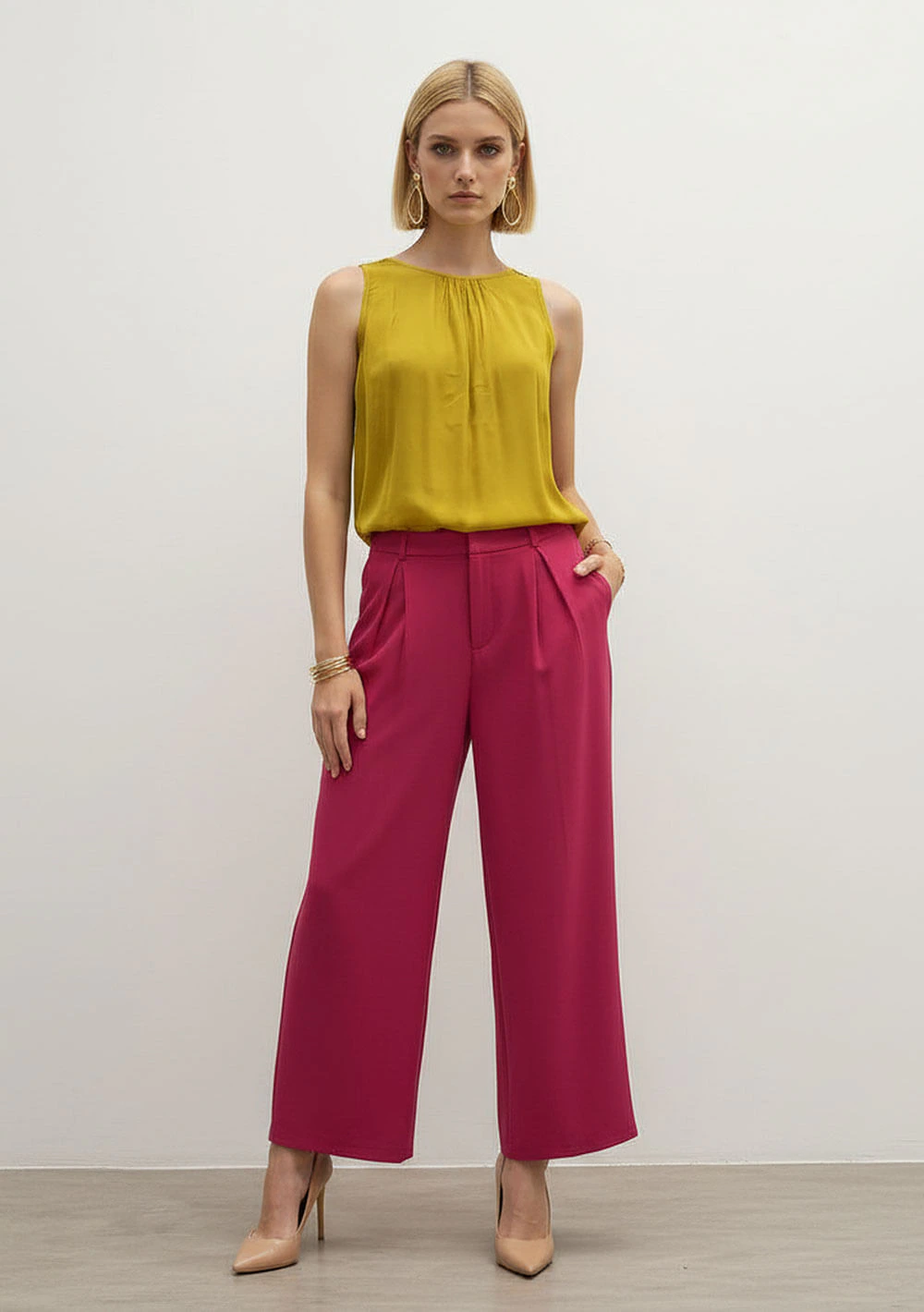 Regata Solta Decote Careca Padrão Amarelo