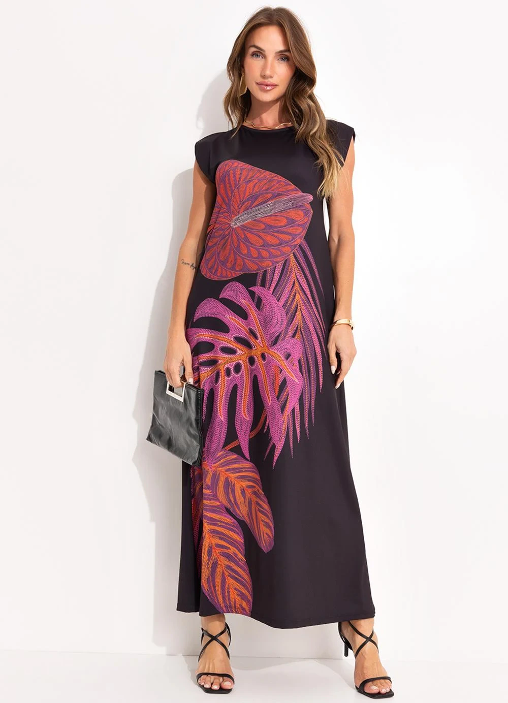 Quintess - Vestido Folhagem Bordada Localizada em Malha Fri